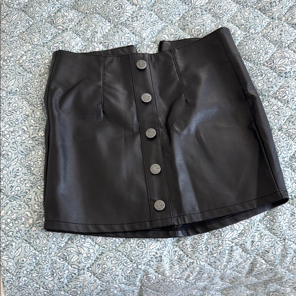 Sleek Black Button-Down Leather Pencil Skirt